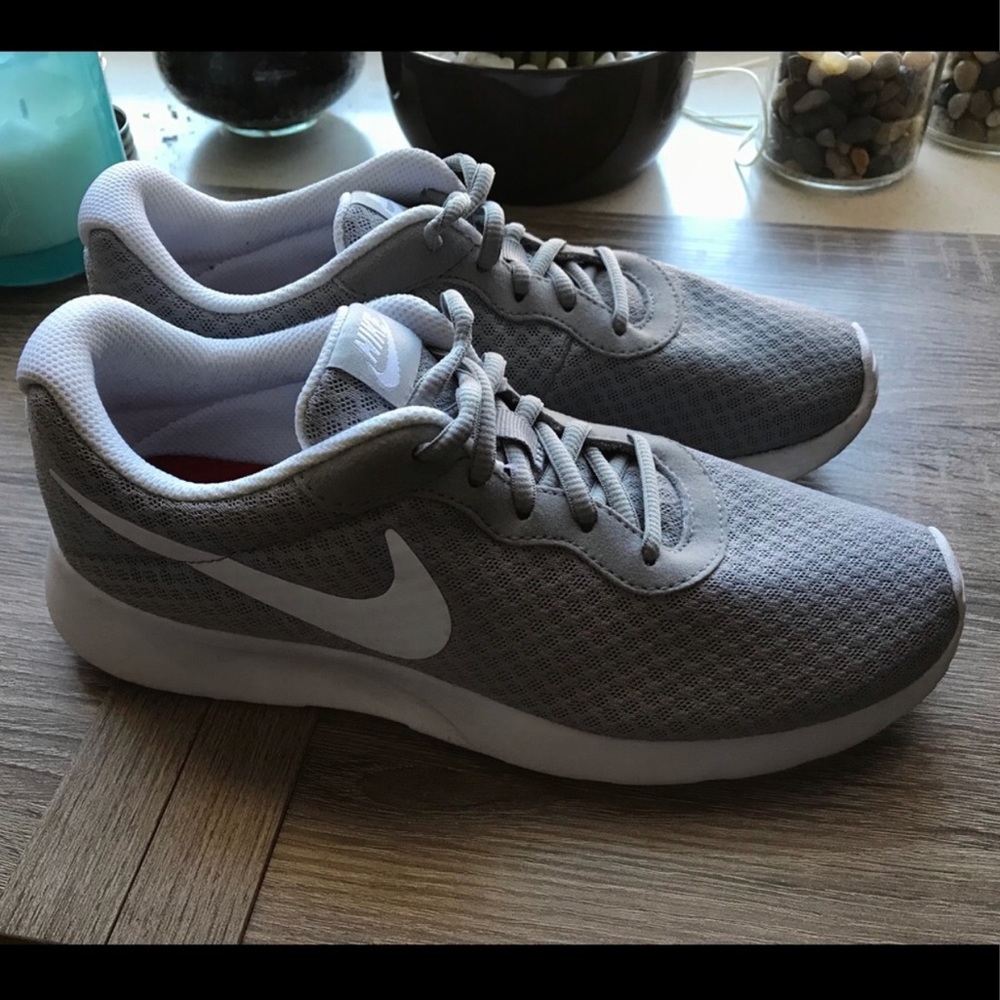 Woman’s Nike Tanjun Running Shoes